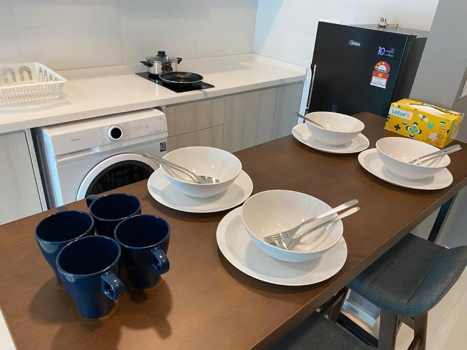 Jb Sks Pavillion 1br Nearjb Ciq -smart Tv&netflix
