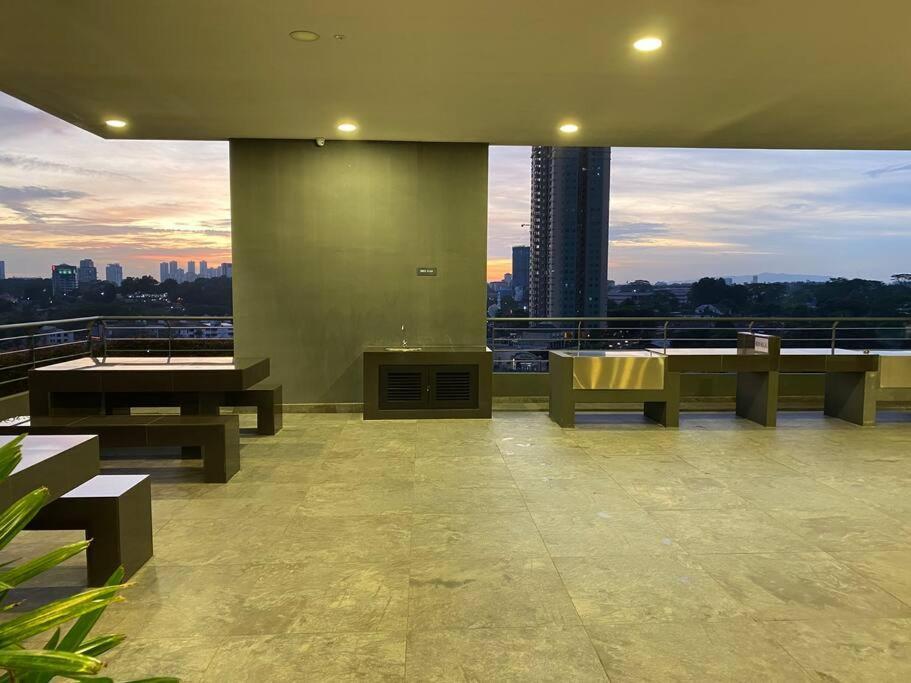 Apartemen Jb Sks Pavillion 1br Nearjb Ciq -smart Tv&netflix
