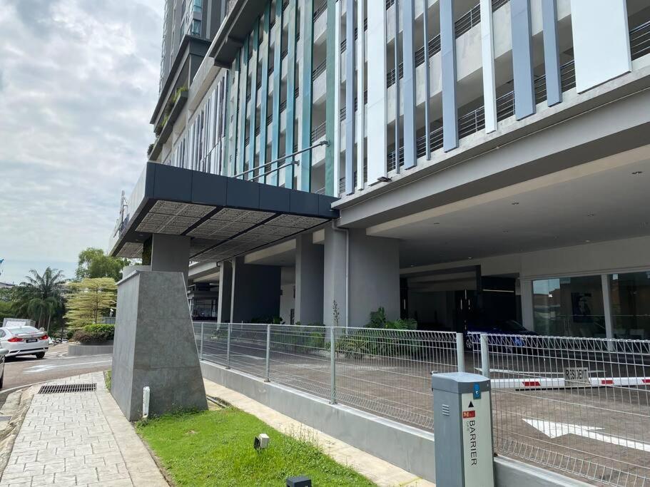 Apartemen Jb Sks Pavillion 1br Nearjb Ciq -smart Tv&netflix *