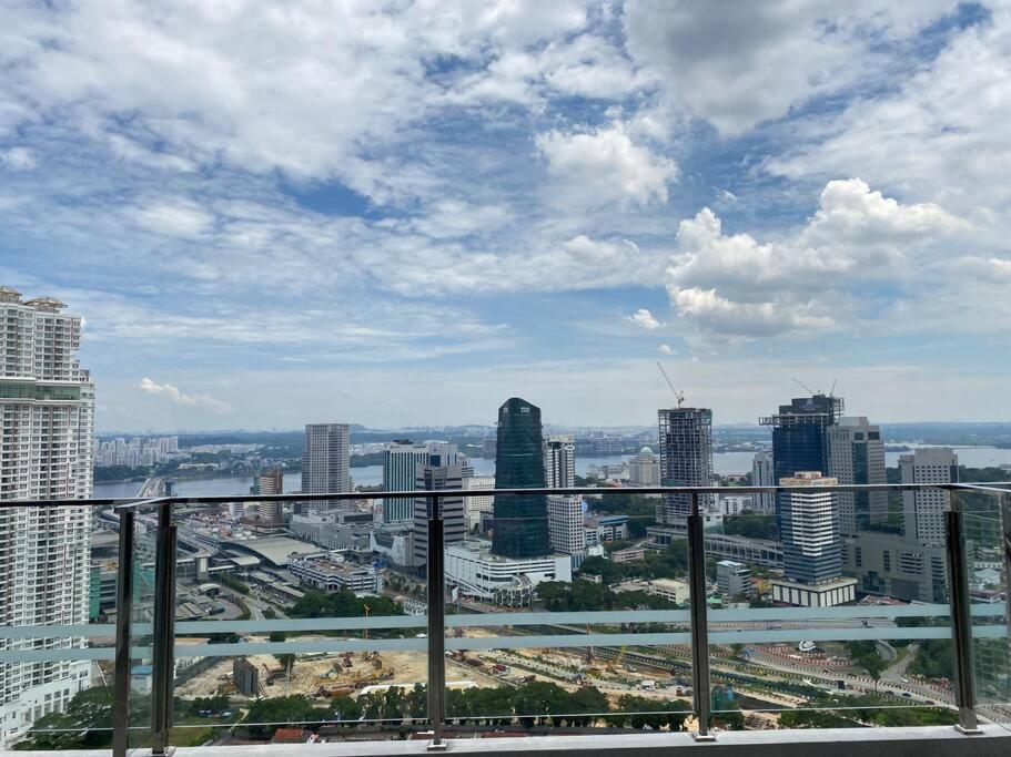 Jb Sks Pavillion 1br Nearjb Ciq -smart Tv&netflix Apartemen